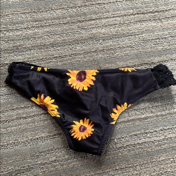 Sunflower bikini bottoms NWOT - Picture 3 of 4